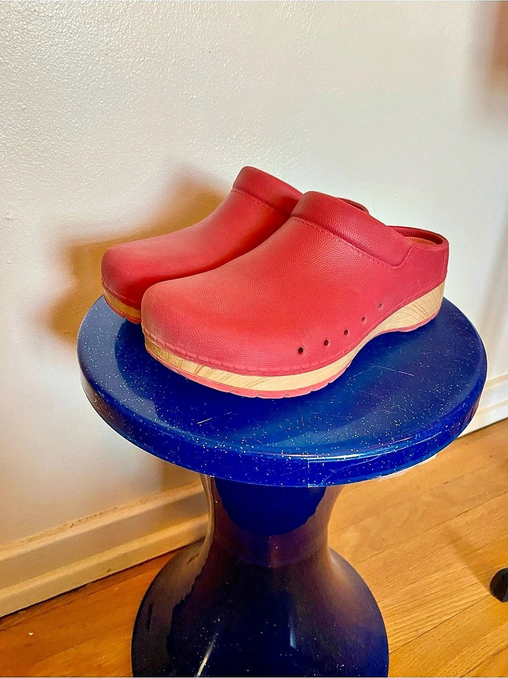 Dansko XP 2.0 Clogs Red US 6